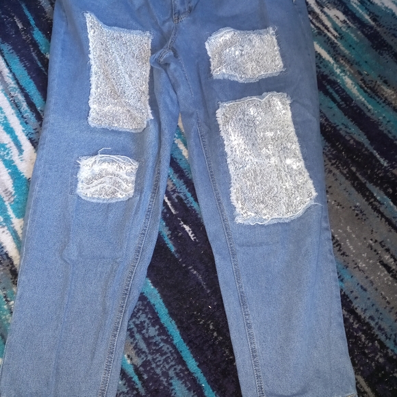 Jeans - Picture 1 of 5